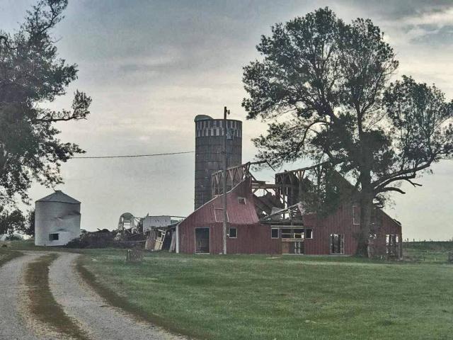This picture could be every farm south of Vinton. This one is located north of Van Horne