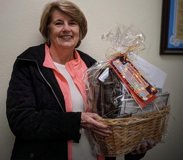 Linda Wallace Grand Prize Winner of the Holiday Lights punch card drawing