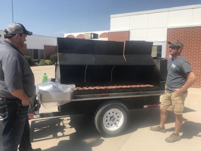 Benton County Cattlemen's Association brought lunch to area school children on Thursday.