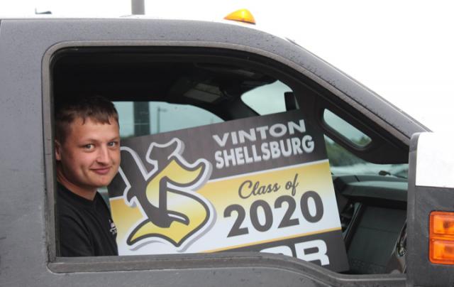 Vinton Shellsburg Graduates Recognized with yard signs, cupcakes and congratulations from staff