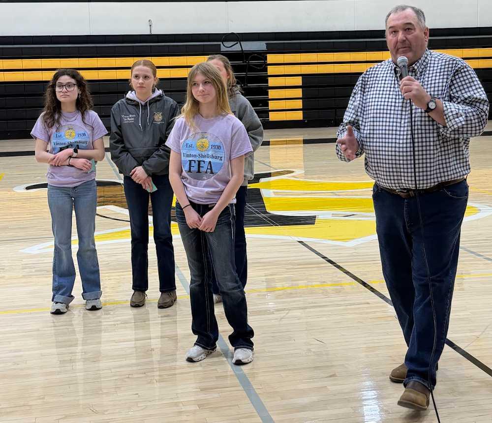 Auctioneer John Winkelpleck presenting the students that are attending the Washington Leadership Conference. . Click to read article