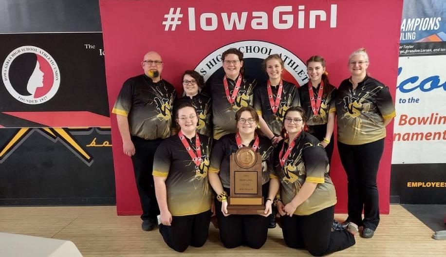 Vinton-Shellsburg girls finish 4th at State Bowling Tournament, great job ladies!