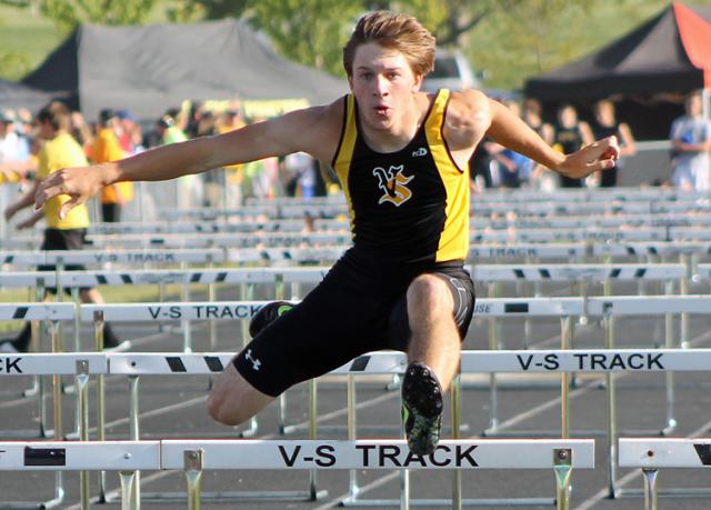 Darrin Charlier & the Viking shuttle hurdle relay team qualified for State during District event.