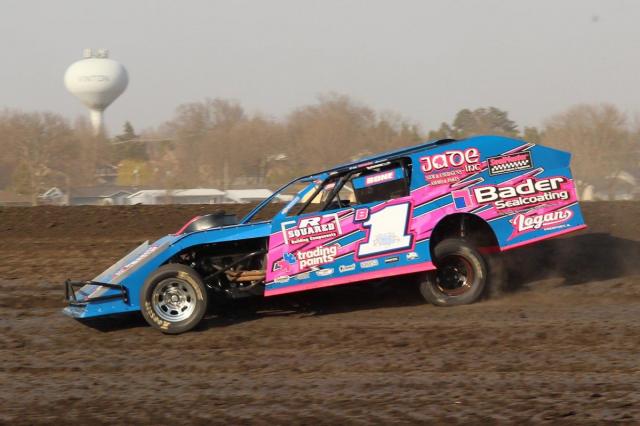 Jeff Larson’s career-first IMCA Modified win at Benton County Speedway $2,000 win Photo;Jim Wittke