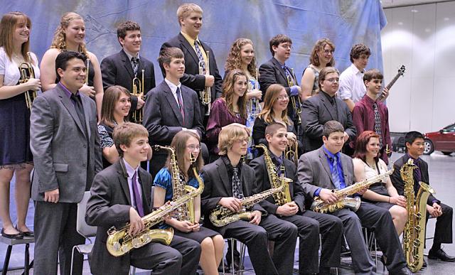 The VS Jazz Band posed for a formal photo after their performance.