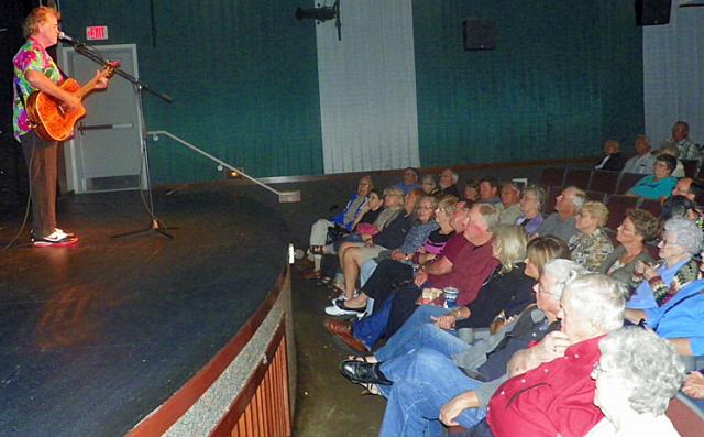 Gary Morris performs at the Palace on Sunday.