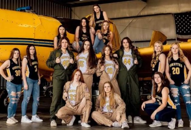 Vinton-Shellsburg's Girls' Basketball team will battle for the top spot next Monday in Des Moines