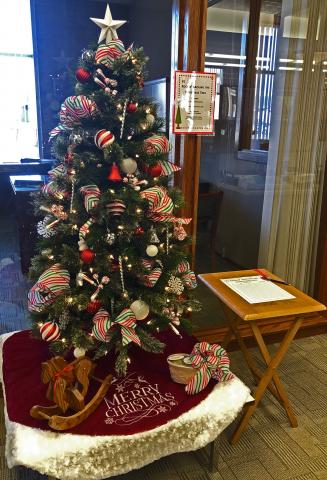Farmers Savings Bank & Trust kicks off auction to benefit VGH Tree of Lights Campaign