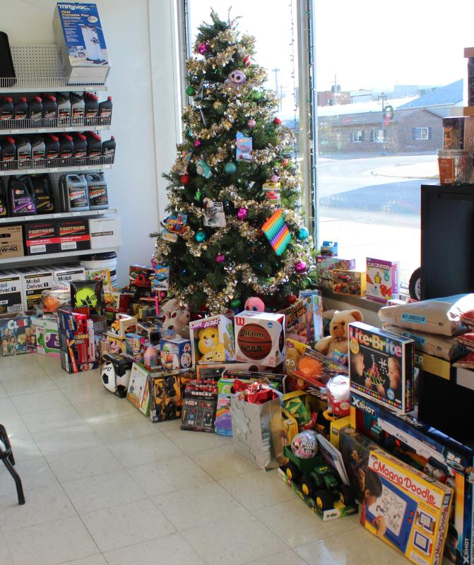 Arnold Motor Supply continues its Christmas tradition of helping Santa