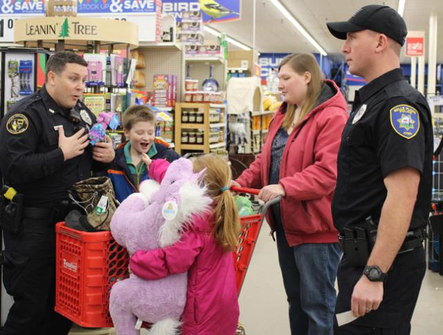 Police officers from the County helped to make the night of several children from the county