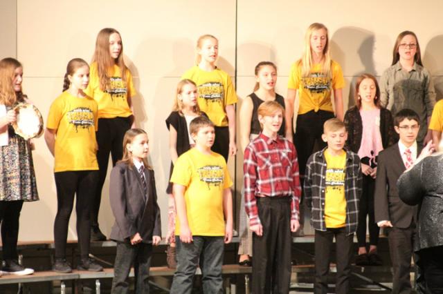 Holiday Choral Extravaganza puts the crowd into the Christmas Spirit