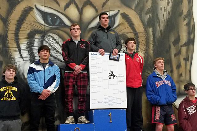 Nick Hyland continued his undefeated season, leading VS wrestlers at the Benton Invite.