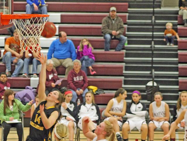 Anna Sagan led the Vikettes in scoring Tuesday in Independence.