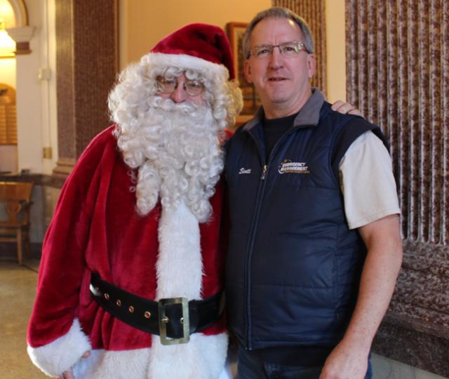 Seeking advice for flying on a foggy Christmas Eve Santa asks Scott Hansen for advice