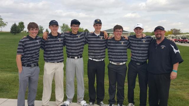 The Vikings advanced to the District golf event with a 3rd place finish at Sectionals.