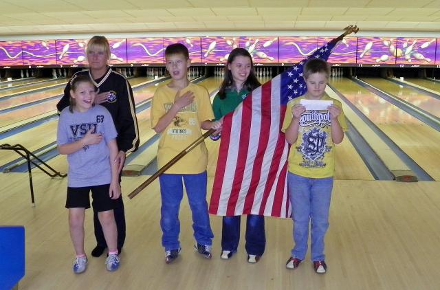 Marissa Yessak, Sage Holmes, Dani Koopman & Zach Kremer join Coach Zimmerman for opening exercises.