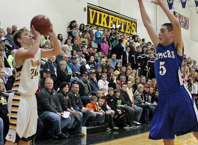 Max Griffith hit 8 3-pointers to score 24 in Vikings' 14th win Friday in Vinton.