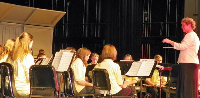 The VSMS 8th grade band plays 'An American Celebration,' a medley of patriotic favorites.