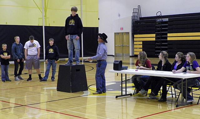 Duane Johnson again served as auctioneer, joking with VS wrestlers as he led the bidding.
